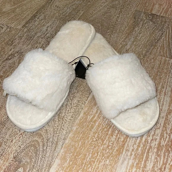 NWT Forever 21 Fur Slides slipper - Picture 1 of 5